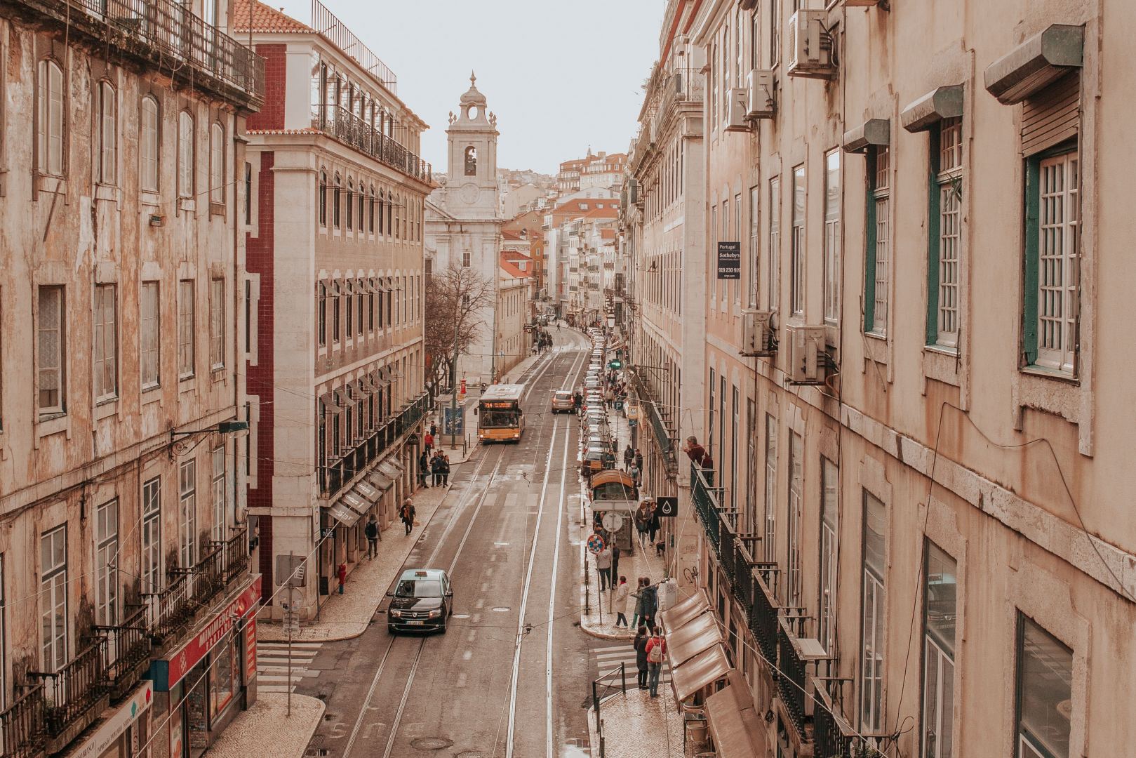 Population of central Lisbon plummets 15 Essential Business