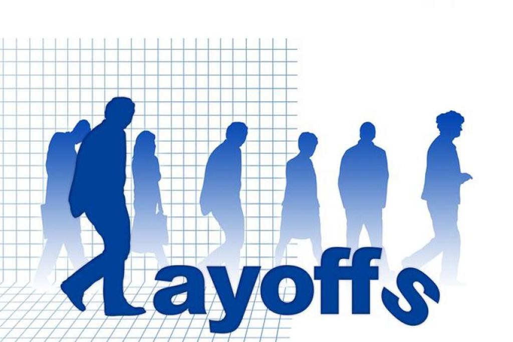 32,000 companies in layoff Essential Business